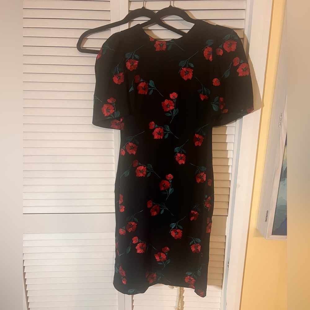 Calvin Klein Embroidered Sheath Dress Women's Size 10 . Black, Red , green